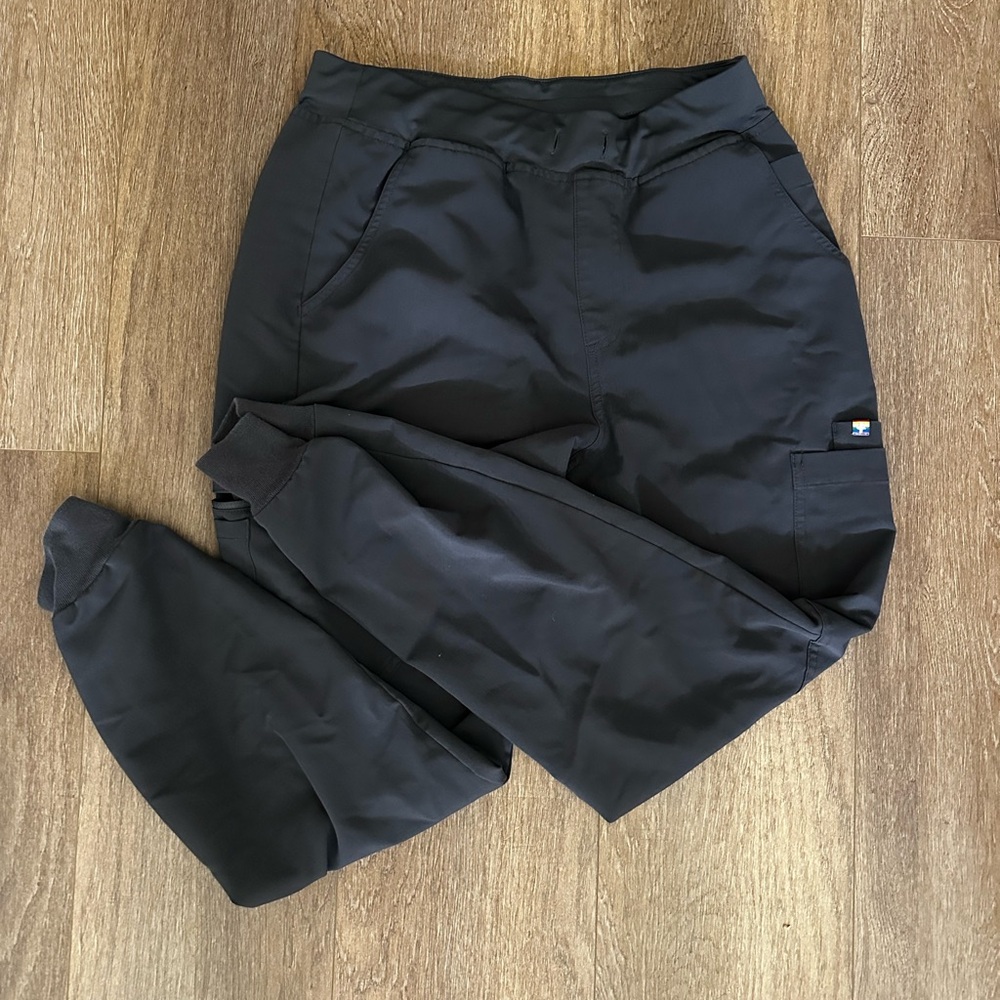 Figs Women’s Charcoal Pride Zamora Joggers Medium